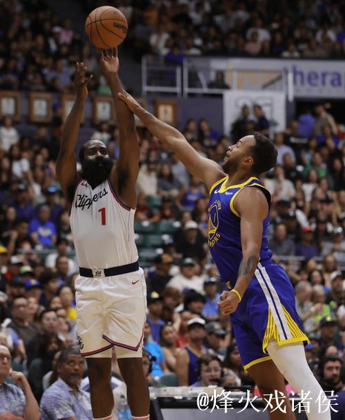 绝杀三分定胜局！勇士险胜快船，库里9分哈登13分
